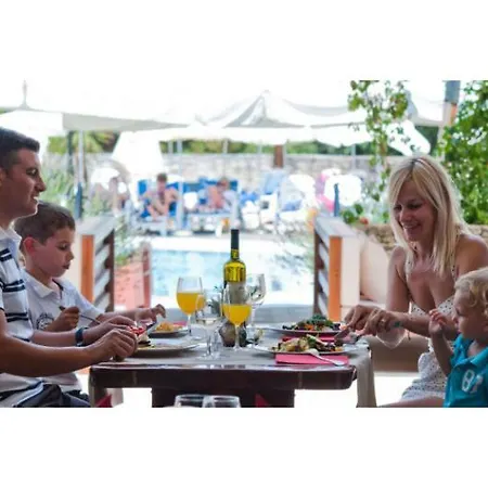 Valamar Tamaris 酒店 Lanterna